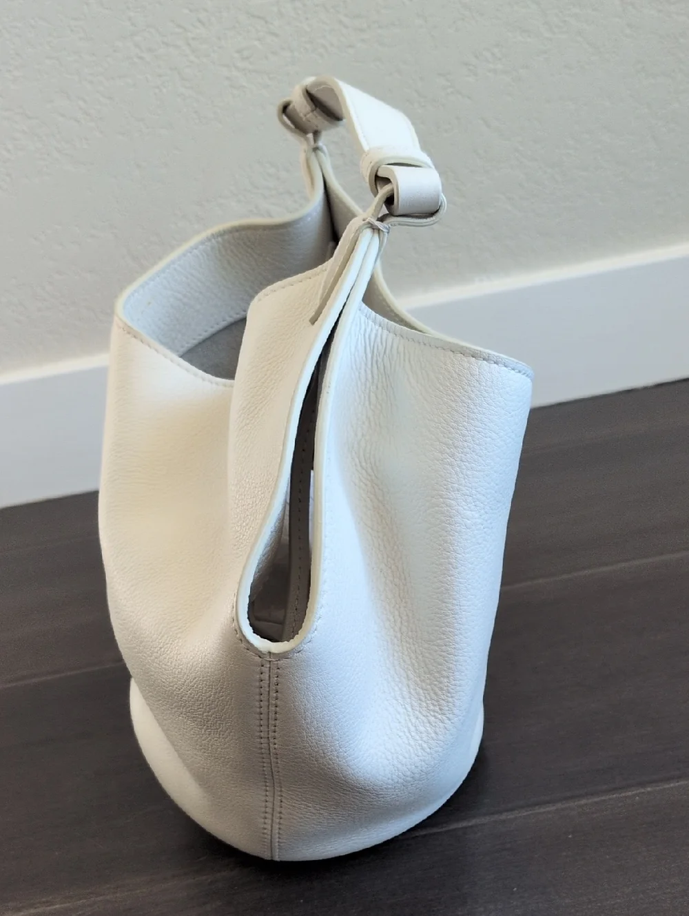 KHAITE Cream Pebble Leather Bag - Picture 4 of 8